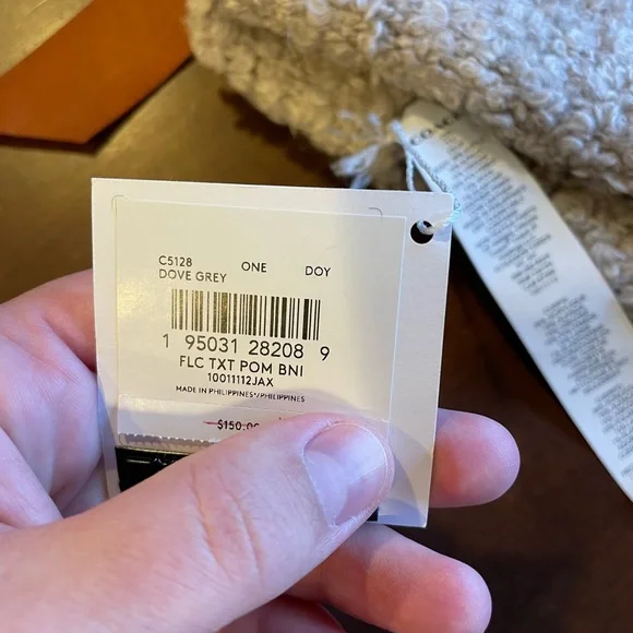 NWT COACH Dove grey fleece beanie one size - Picture 4 of 4